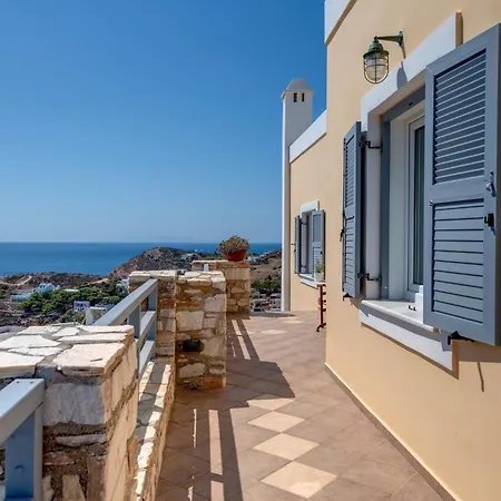 La Vue * Vari (Syros)